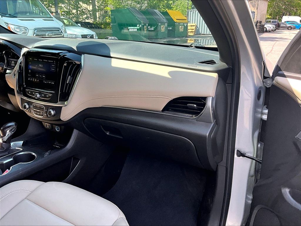 2022 Chevrolet Traverse — photo 13