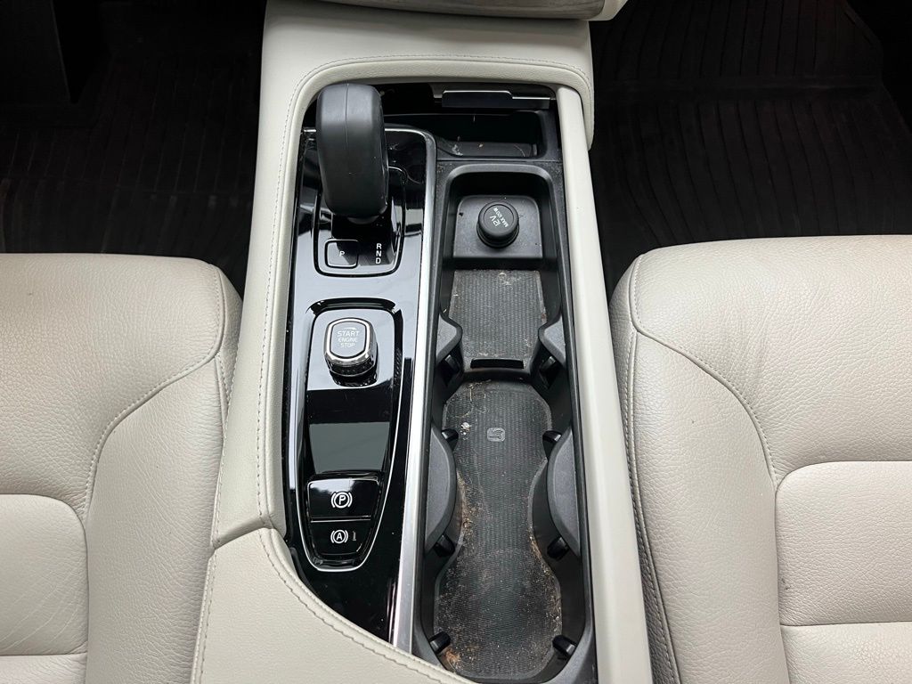 Thumbnail: 2023 Volvo XC90 - 12