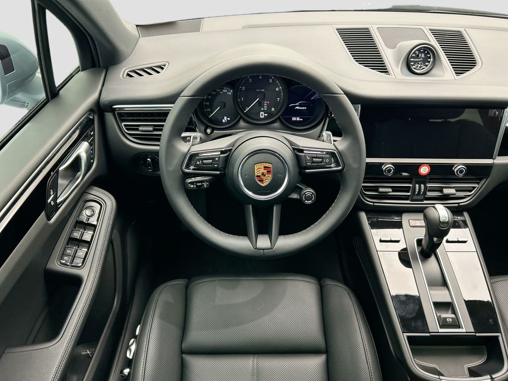 Thumbnail: 2026 Porsche Macan - 13