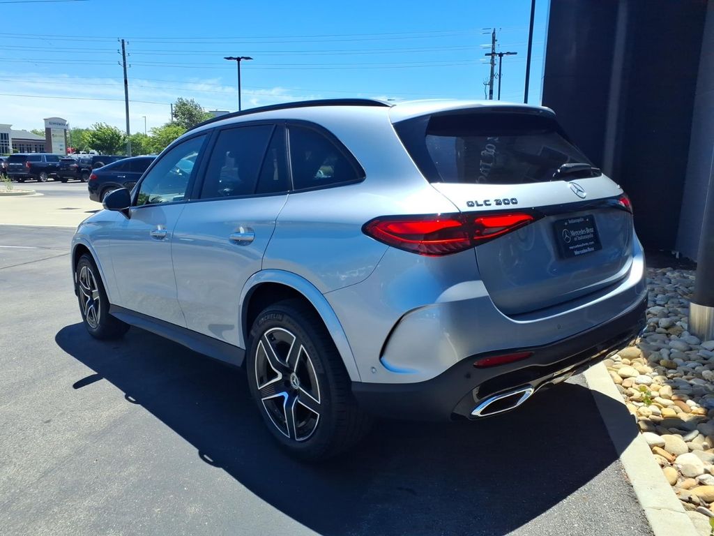 New 2026 Cirrus Silver Metallic Mercedes-Benz GLC 300 image 4
