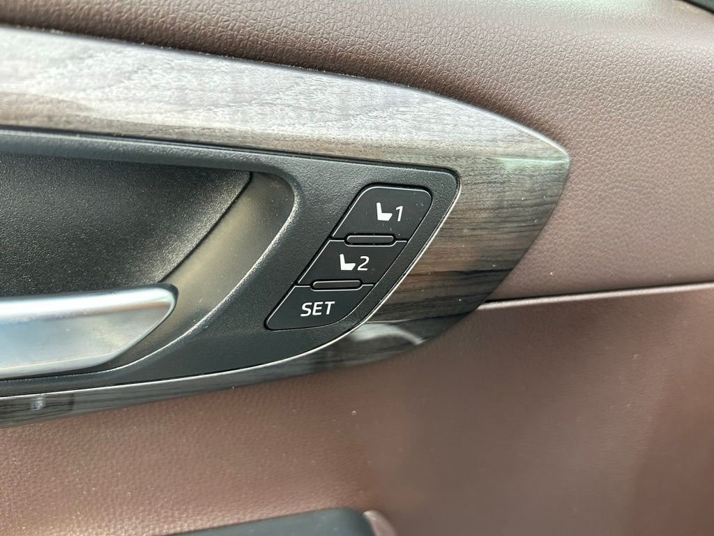 2021 Toyota Highlander Platinum 19