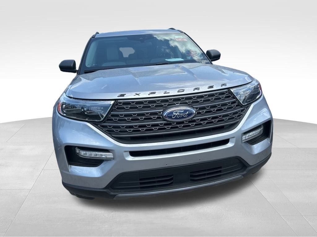 2021 Iconic Silver Metallic Ford Explorer XLT 4X4 SUV