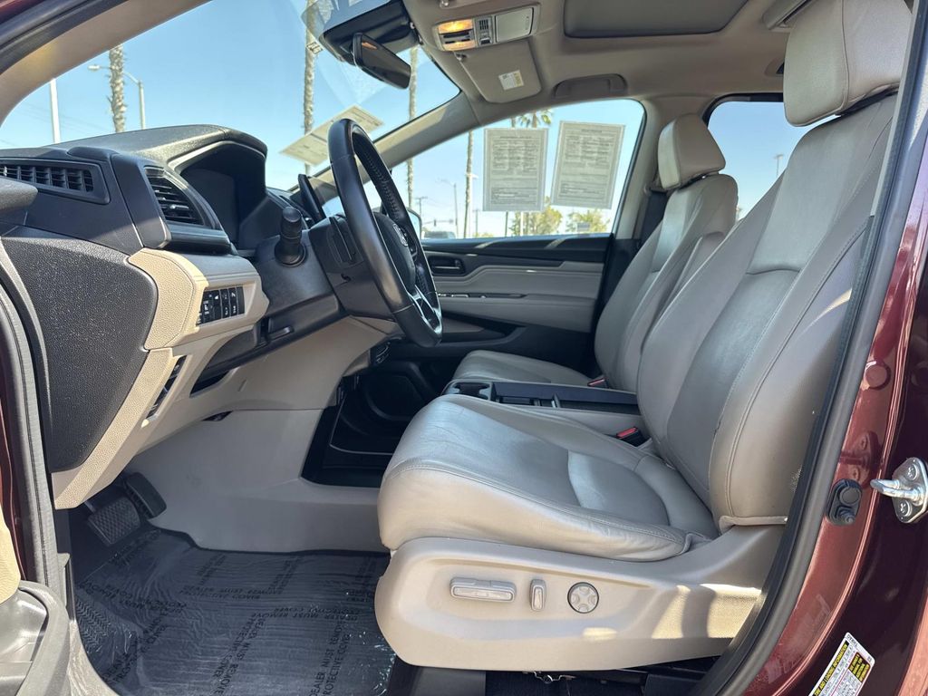 Used 2018 Honda Odyssey Touring 4D Passenger Van