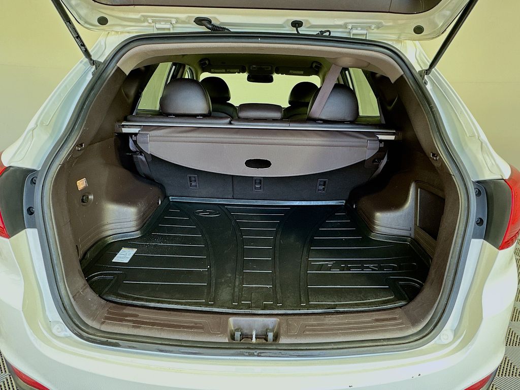 Thumbnail: 2012 Hyundai Tucson - 24