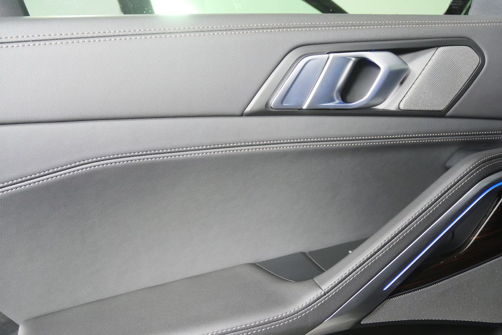 Thumbnail: 2025 BMW X6 - 13