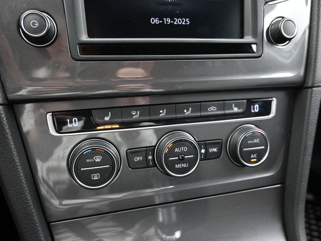 2016 Volkswagen e-Golf SE