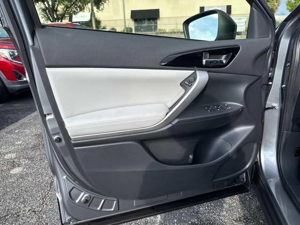 2025 Mitsubishi Eclipse Cross SEL - Photo 18