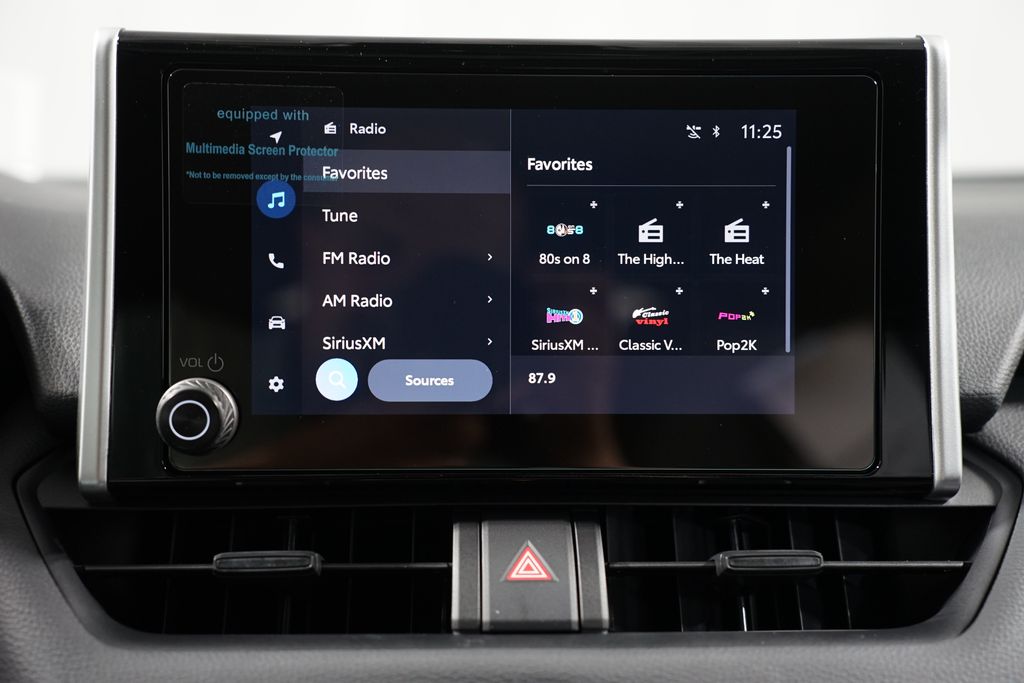 2025 Toyota RAV4 XLE 18