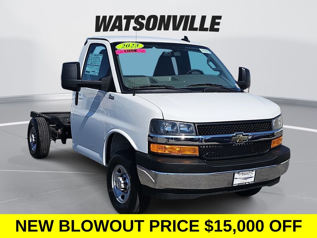 2023 Chevrolet Express 3500