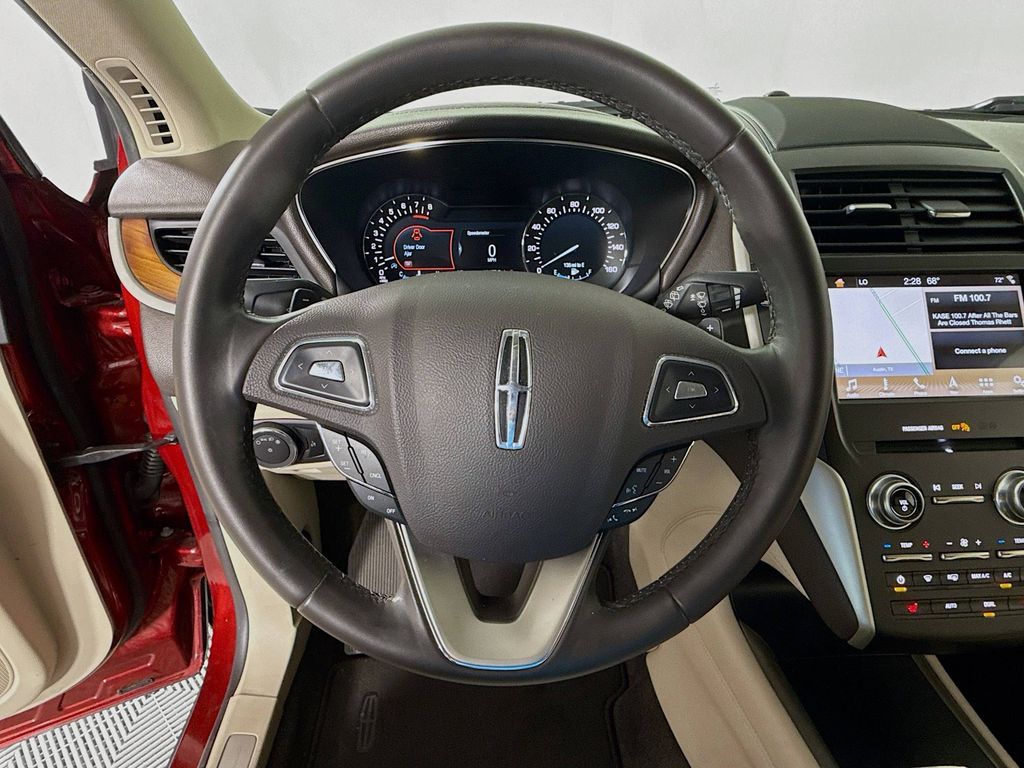 Thumbnail: 2018 Lincoln MKC - 11