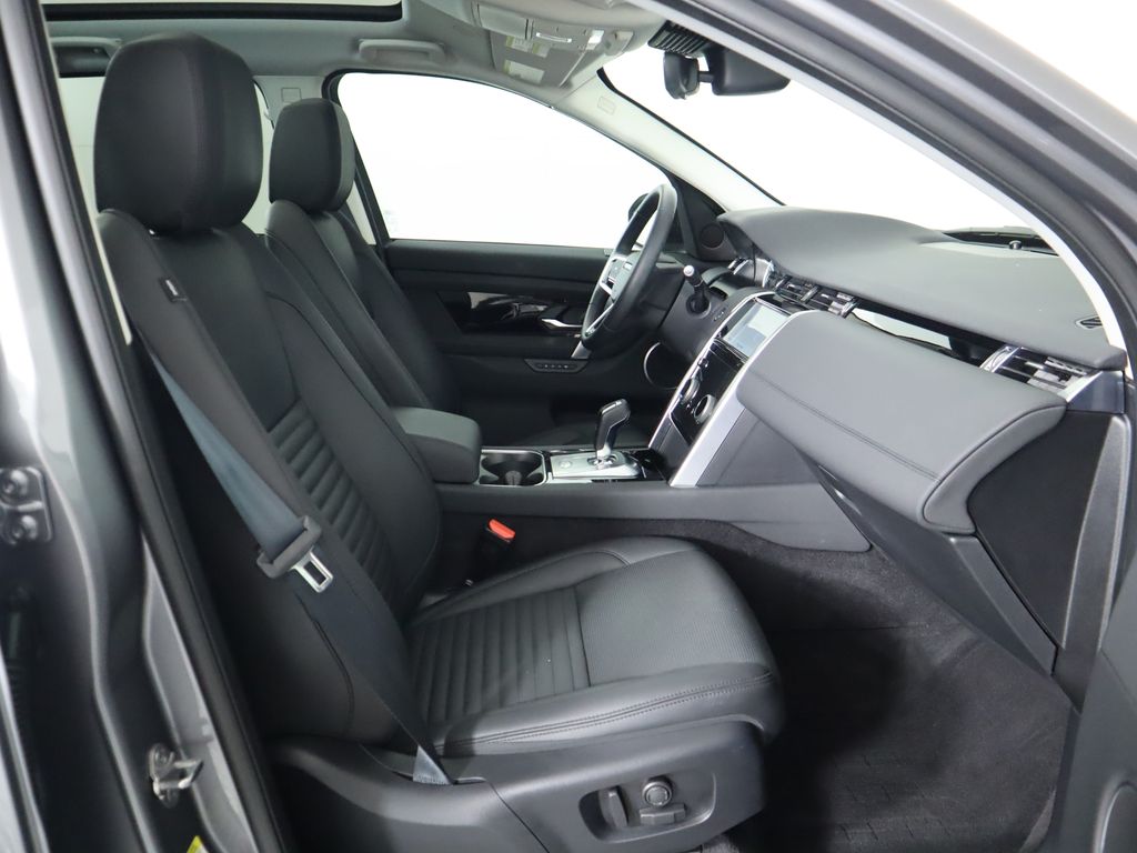 Thumbnail: 2023 Land Rover Discovery Sport - 21