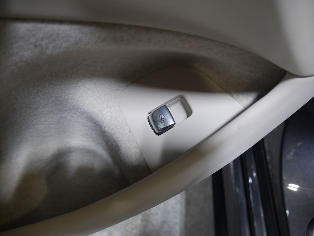 Thumbnail: 2022 Mercedes-Benz AMG GT - 19