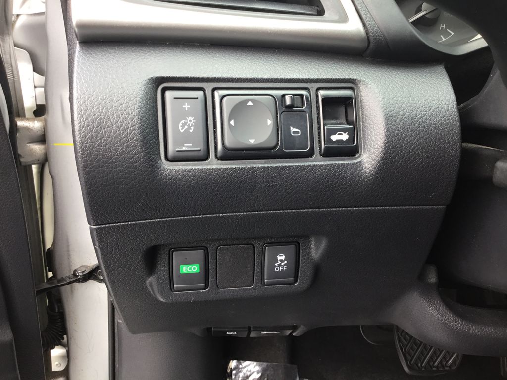 Thumbnail: 2019 Nissan Sentra - 16