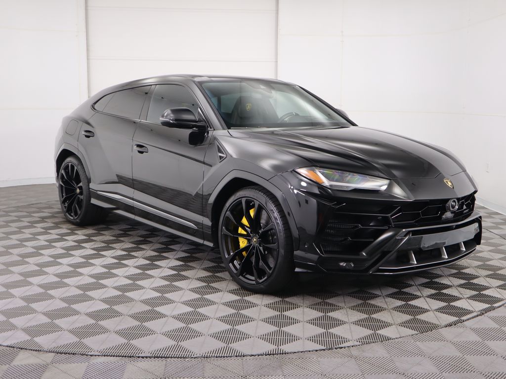 Thumbnail: 2020 Lamborghini Urus - 3