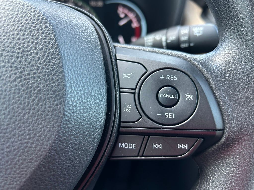 Thumbnail: 2025 Toyota RAV4 - 18