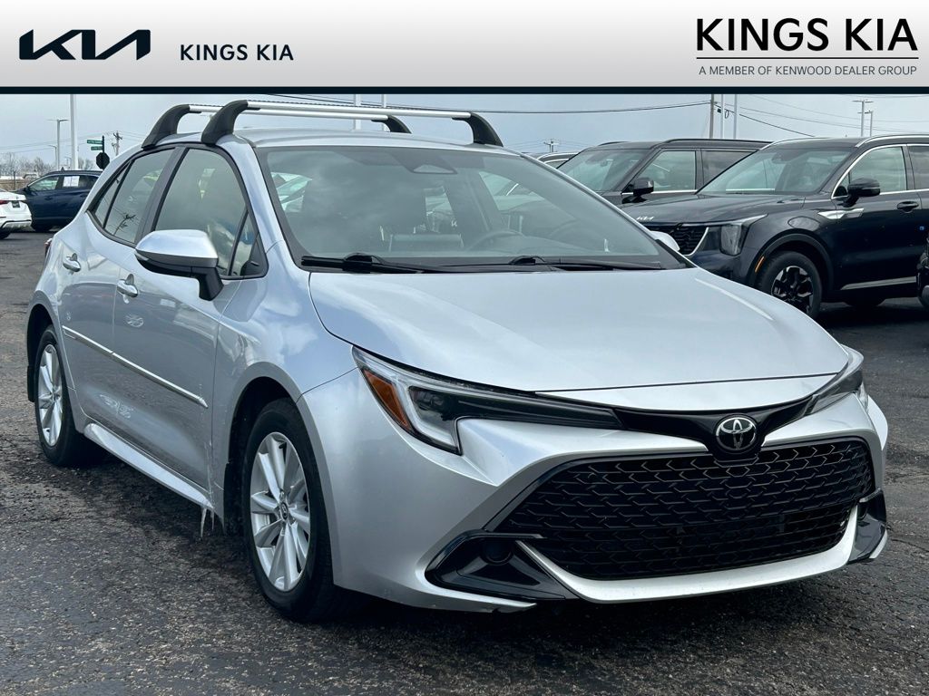 2025 Toyota Corolla Hatchback SE FWD