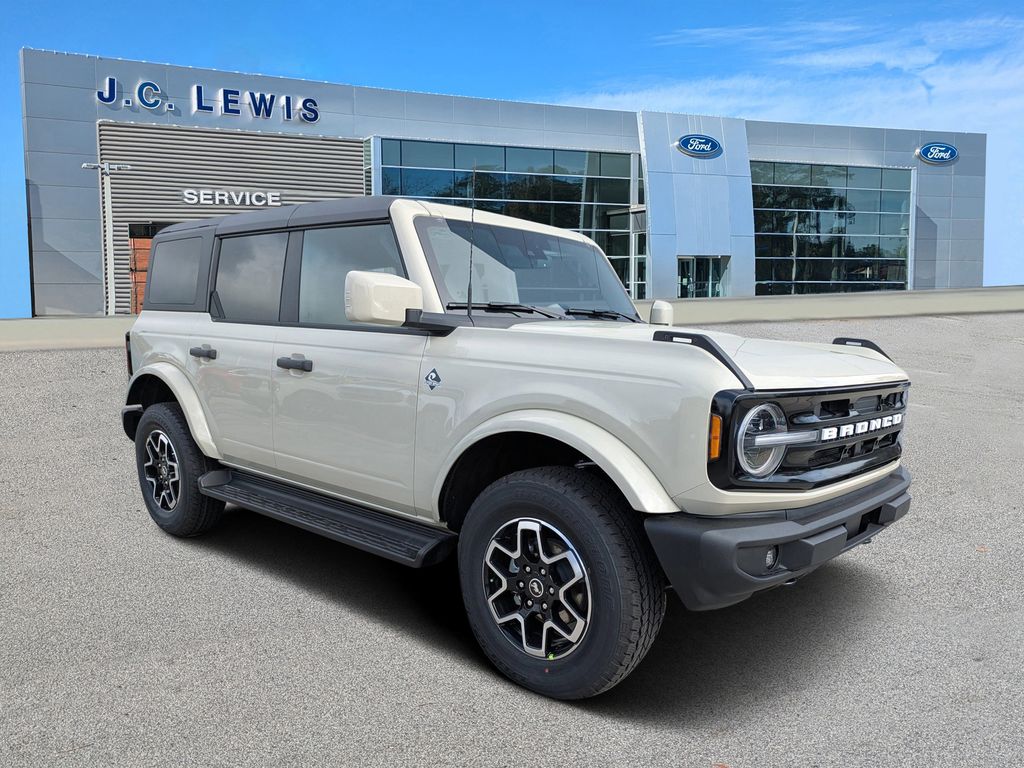 2026 Ford Bronco Outer Banks