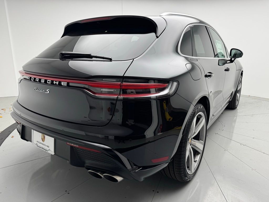 Thumbnail: 2025 Porsche Macan - 22