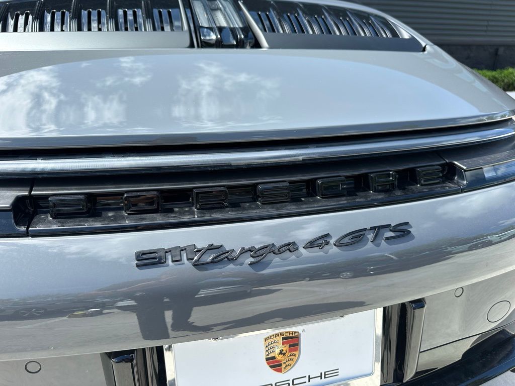 Thumbnail: 2025 Porsche 911 - 13