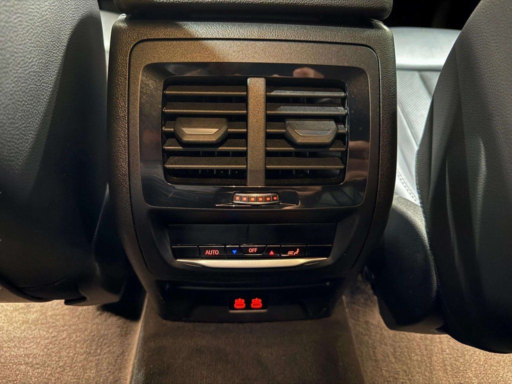 Used 2022 Black BMW xDrive30i image 22