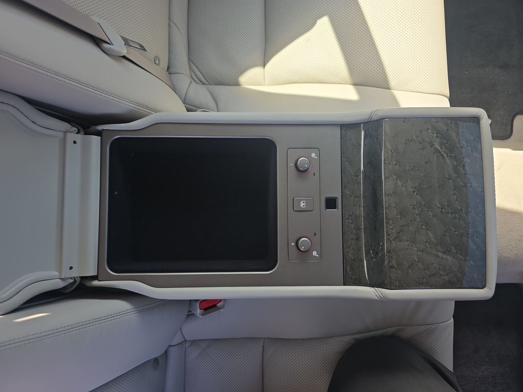 Used 2009  Lexus 460 image 50