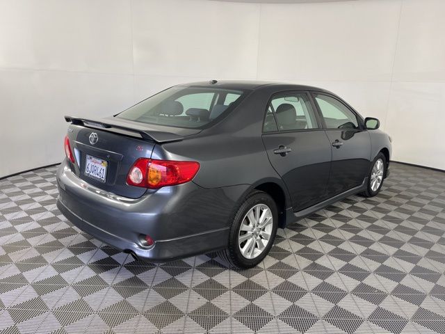 Thumbnail: 2010 Toyota Corolla - 4