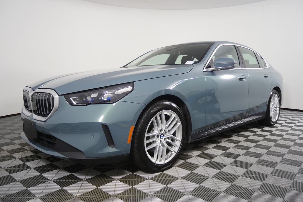 Thumbnail: 2024 BMW 5 Series - 7