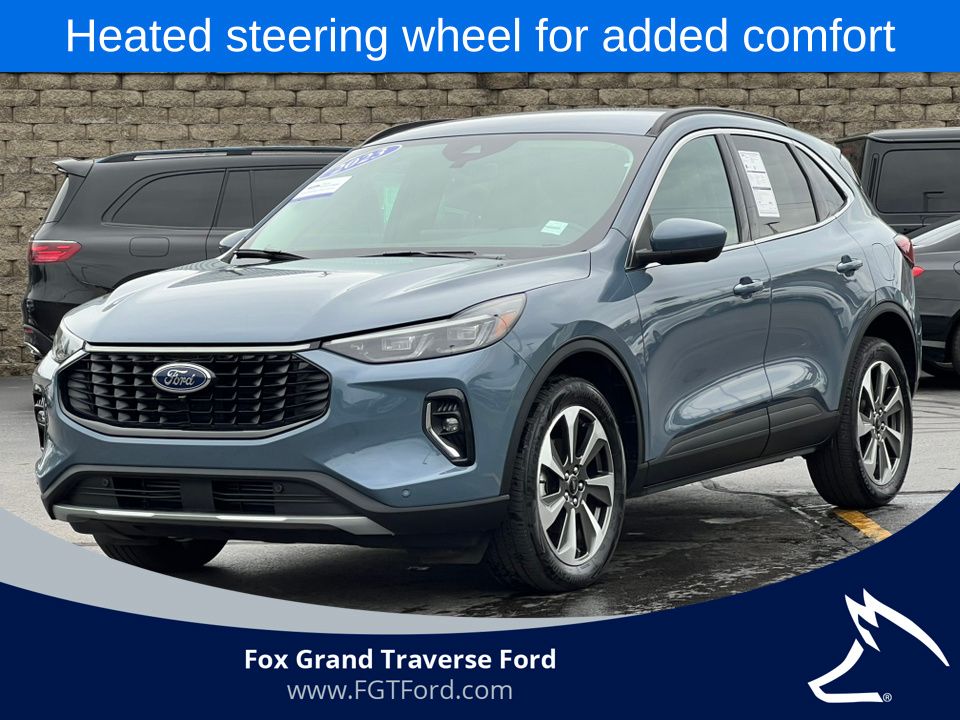  2023 Ford Escape Platinum AWD   