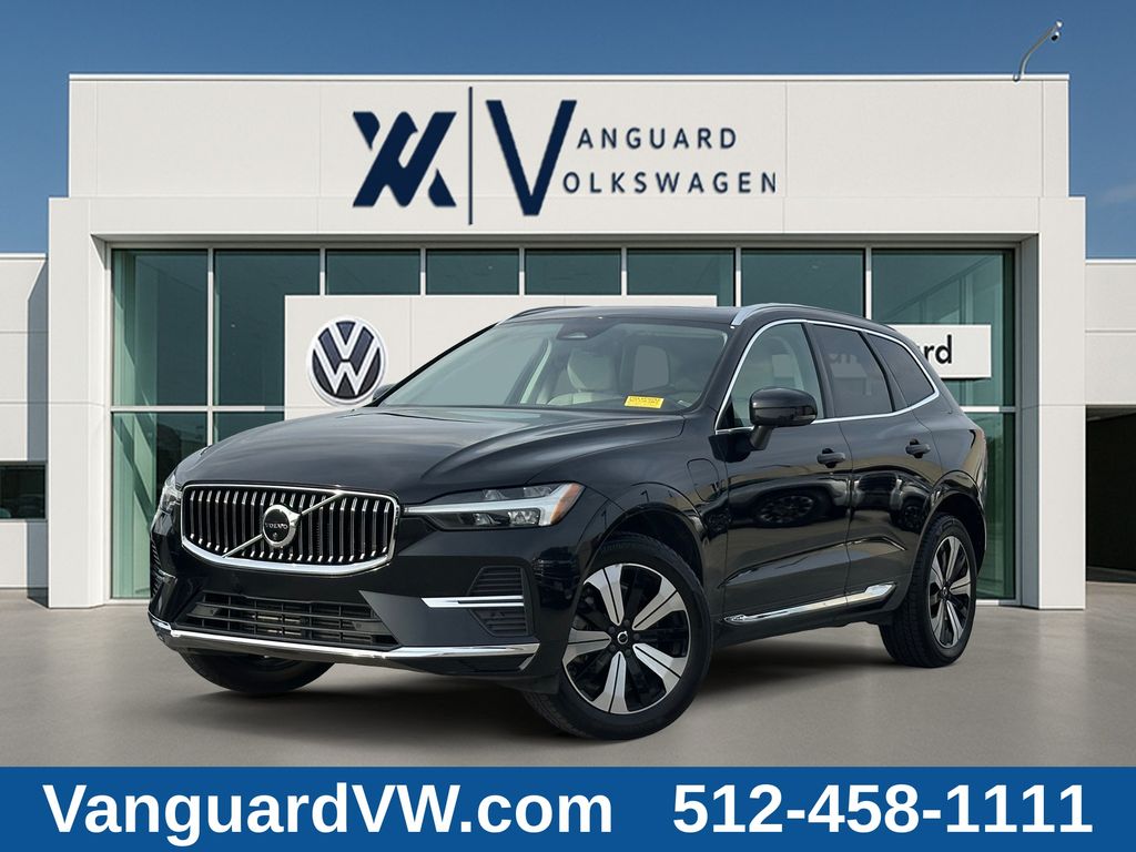 2023 Volvo XC60 Recharge T8 Plus Bright Theme eAWD