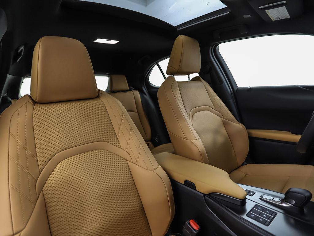 Thumbnail: 2025 Lexus UX - 30