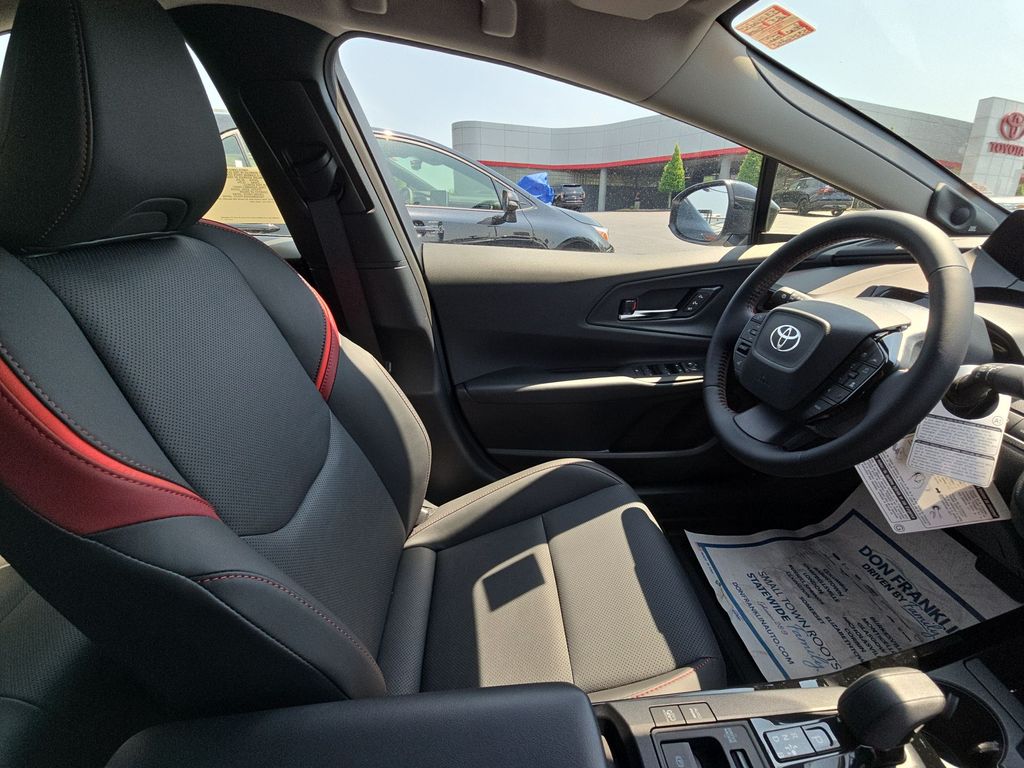 2025 Toyota Prius XSE Premium - Photo 10