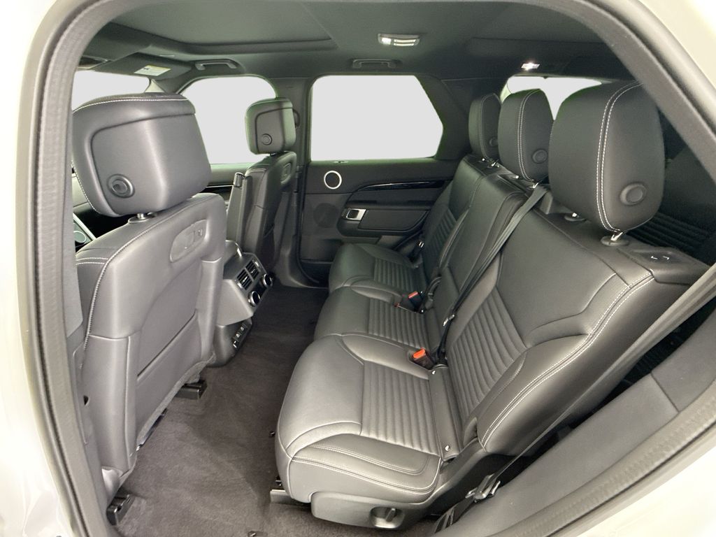 Thumbnail: 2025 Land Rover Discovery - 20