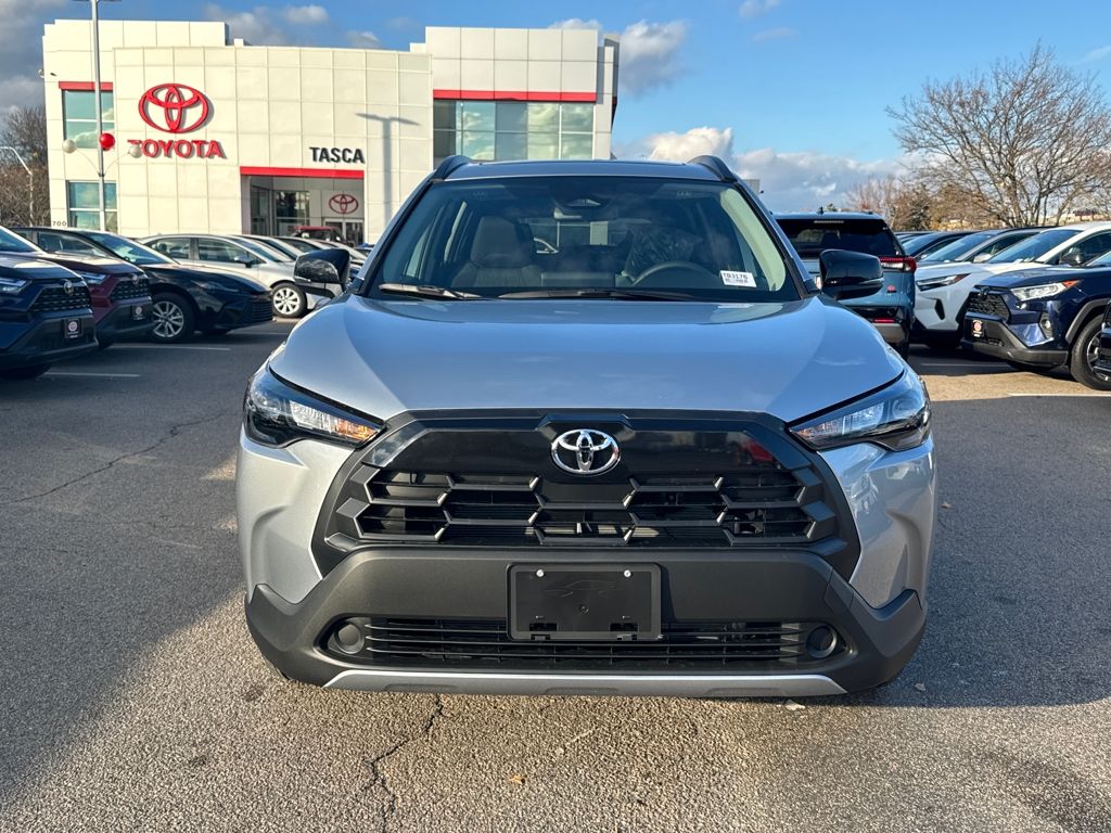 2026 Toyota Corolla Cross LE photo 2