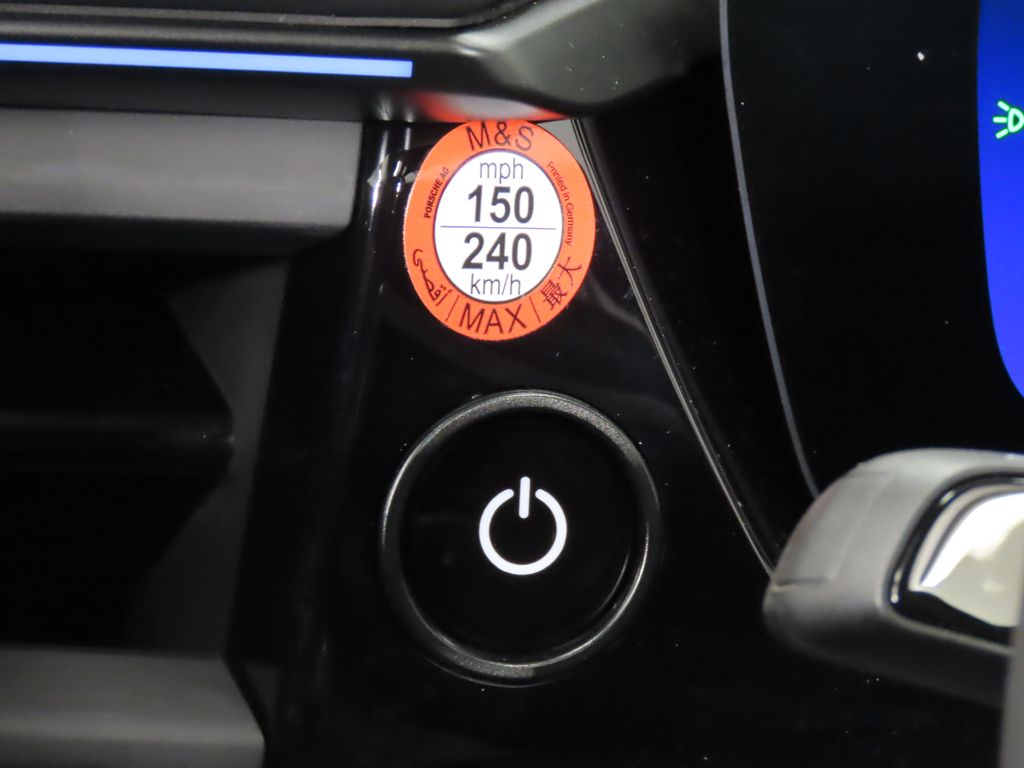 Thumbnail: 2025 Porsche Macan - 24