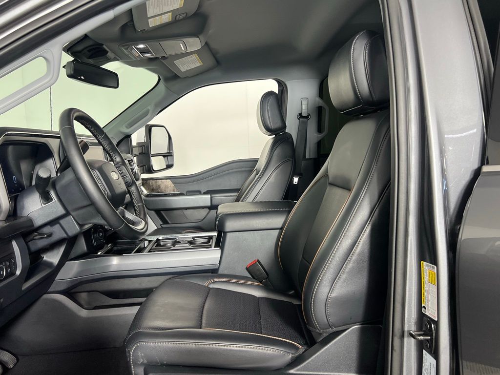 Used 2025 Gray Ford Lariat image 19