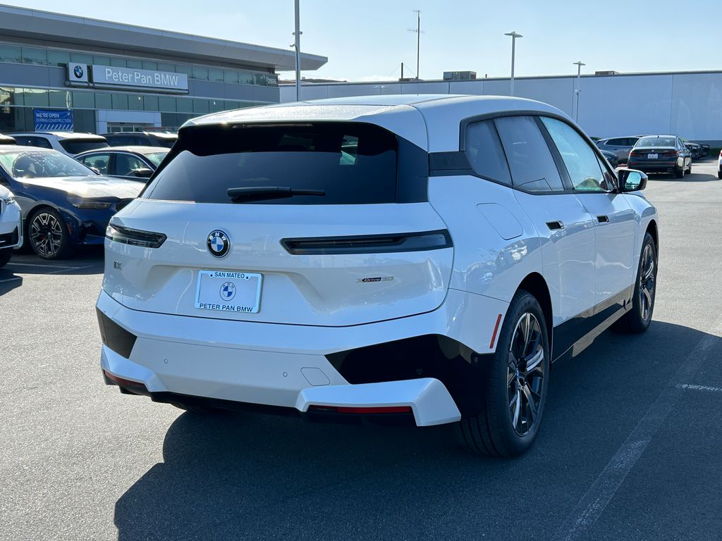 2025 BMW iX xDrive50 5