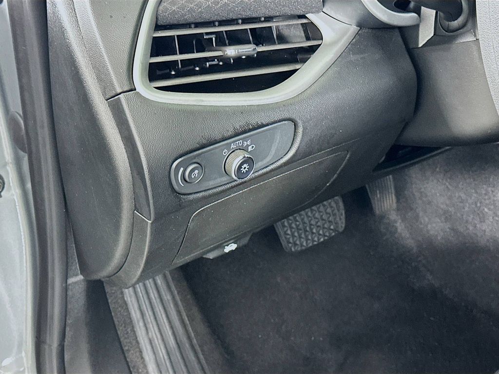 Thumbnail: 2024 Chevrolet Malibu - 10