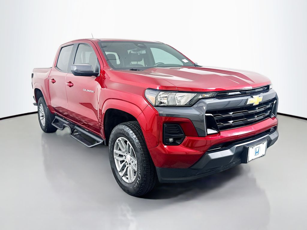 Thumbnail: 2024 Chevrolet Colorado - 3