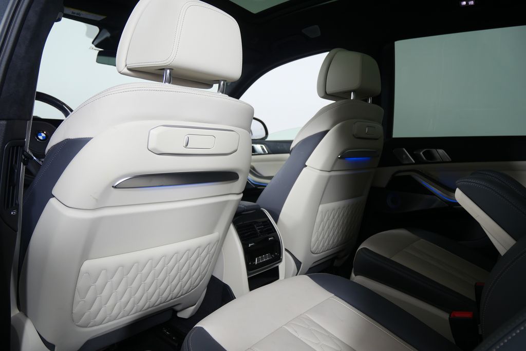 Thumbnail: 2024 BMW X7 - 21