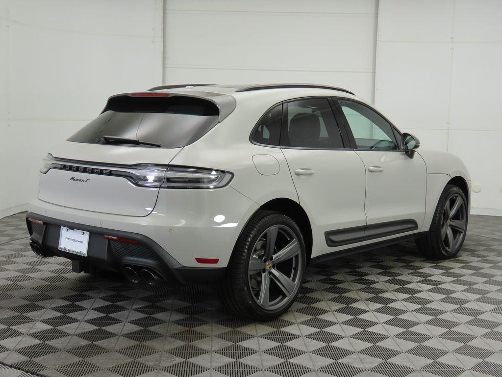 Thumbnail: 2025 Porsche Macan - 7
