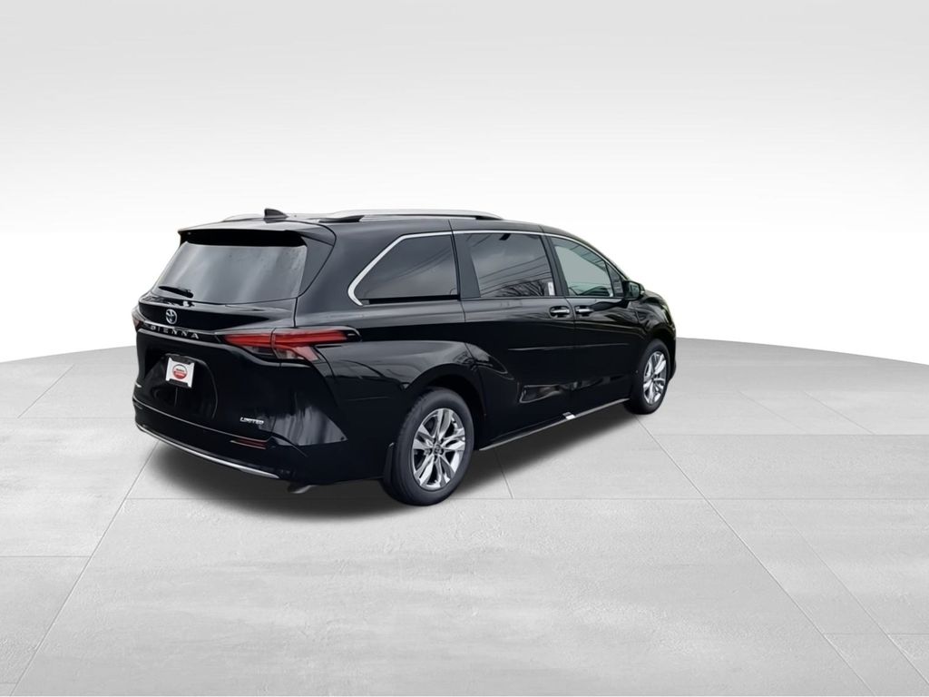 Thumbnail: 2025 Toyota Sienna - 8