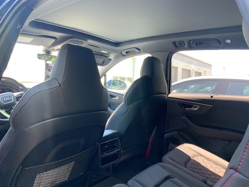 Thumbnail: 2026 Audi Q7 - 11