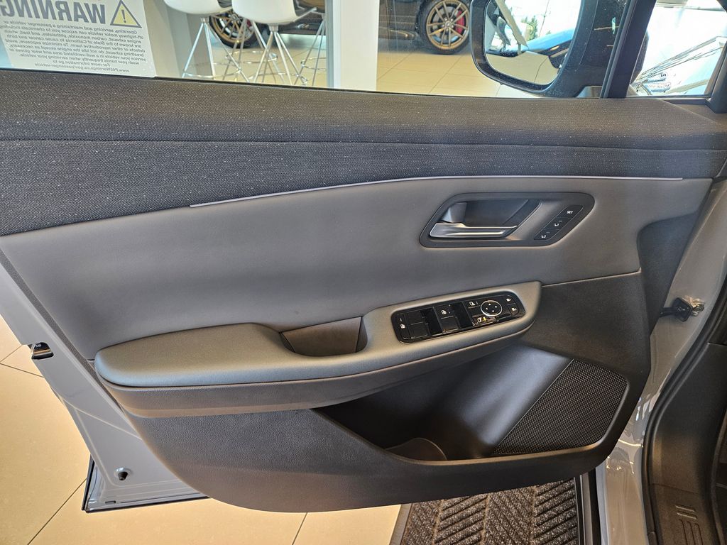 2026 Nissan Leaf PLATINUM+