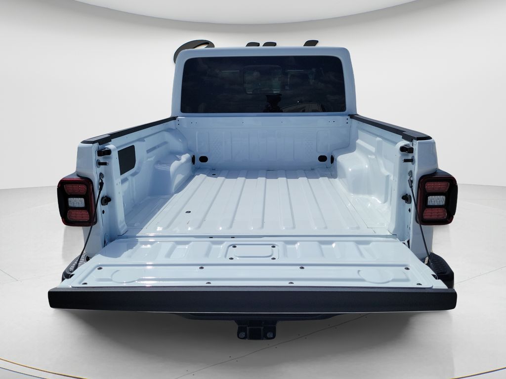 New 2026 White Jeep Mojave image 17