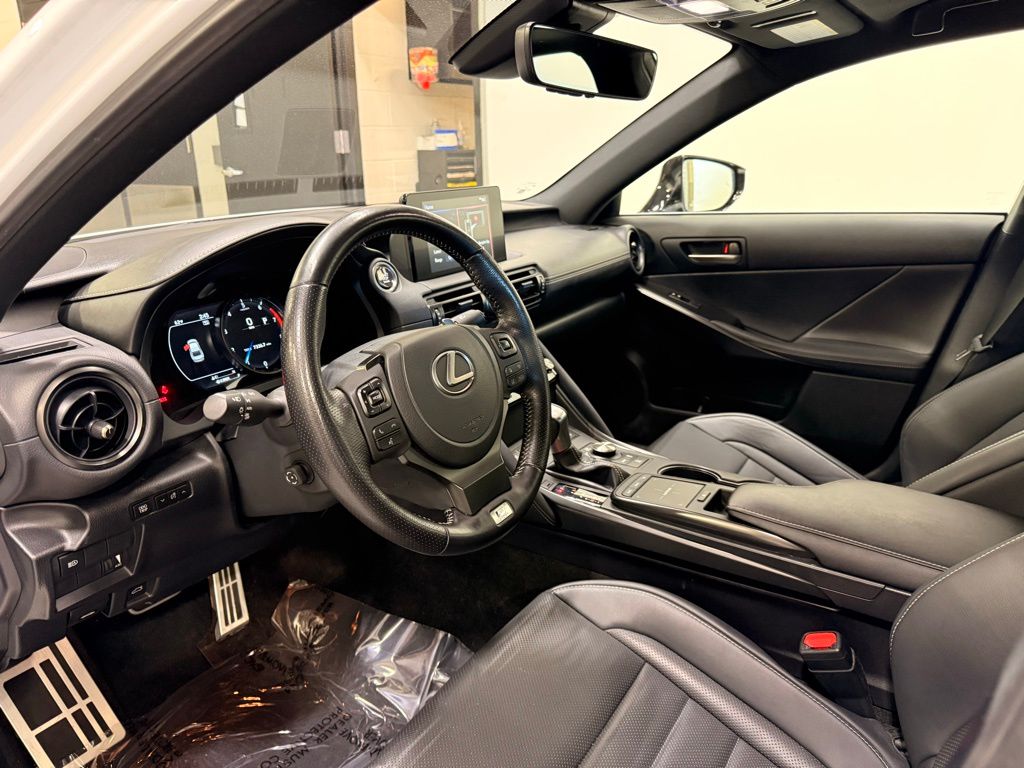 Thumbnail: 2023 Lexus IS - 11