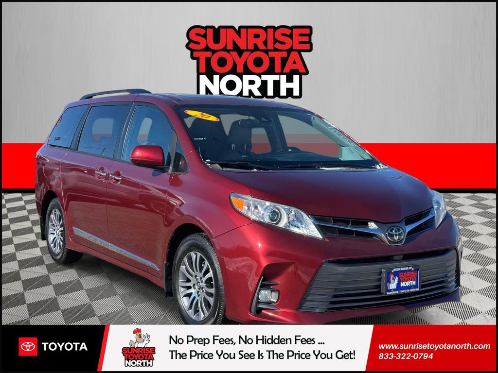 2020 Toyota Sienna XLE