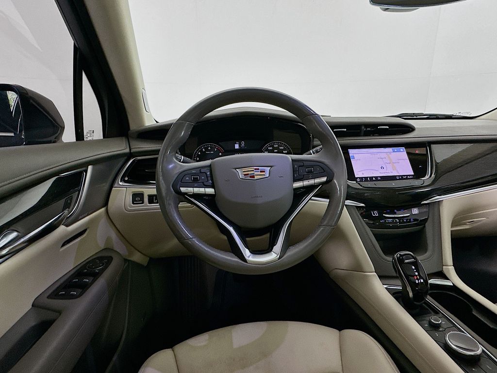 Thumbnail: 2021 Cadillac XT6 - 24