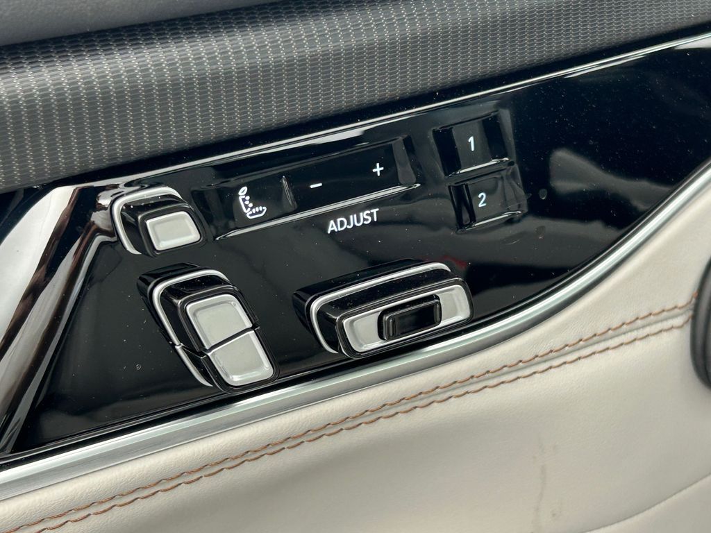 New 2026 Bright White Clearcoat Jeep Summit Obsidian image 17