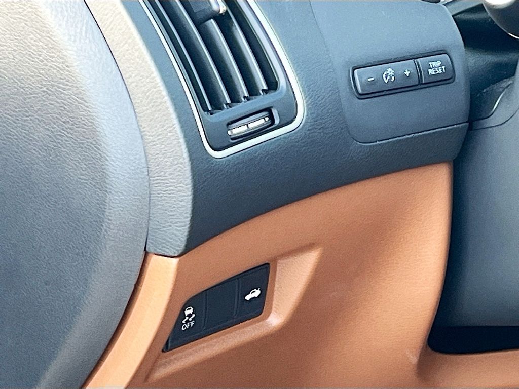 2024 INFINITI Q50 LUXE White at AutoSavvy Houston Southwest