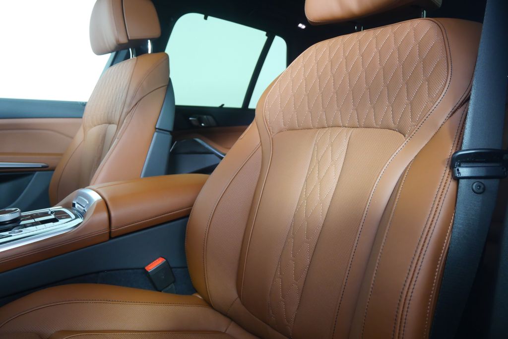 Thumbnail: 2026 BMW X5 - 11